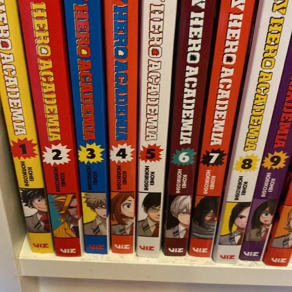 My hero academia books 1-30 & ultra analysis and vigilantes . Total 32 books - Picture 8 of 12